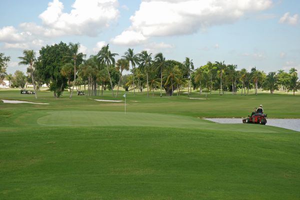 Golf Course Maintenance in Saint Peters