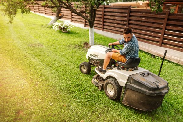 Industrial Lawn Mowing in Saint Peters