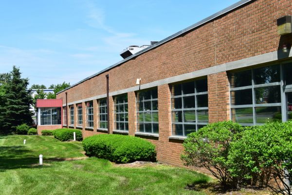 Corporate Lawn Maintenance in Saint Peters